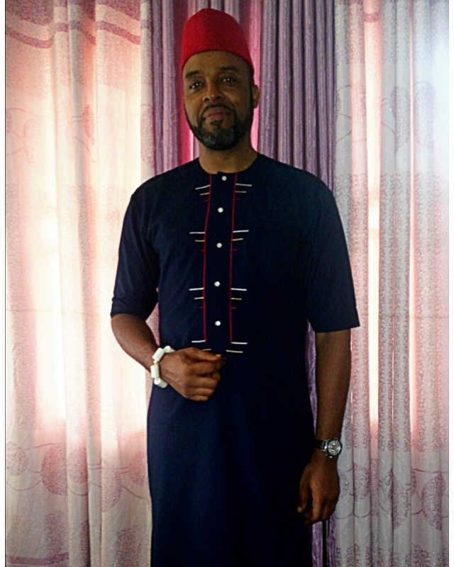 Kalu Ikeagwu looks fashionate in his style