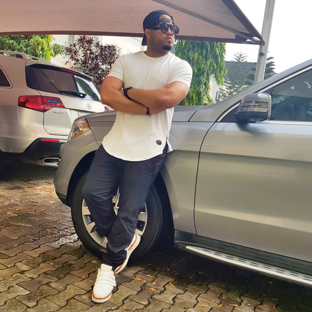 Mike Ezuruonye posed with his wear